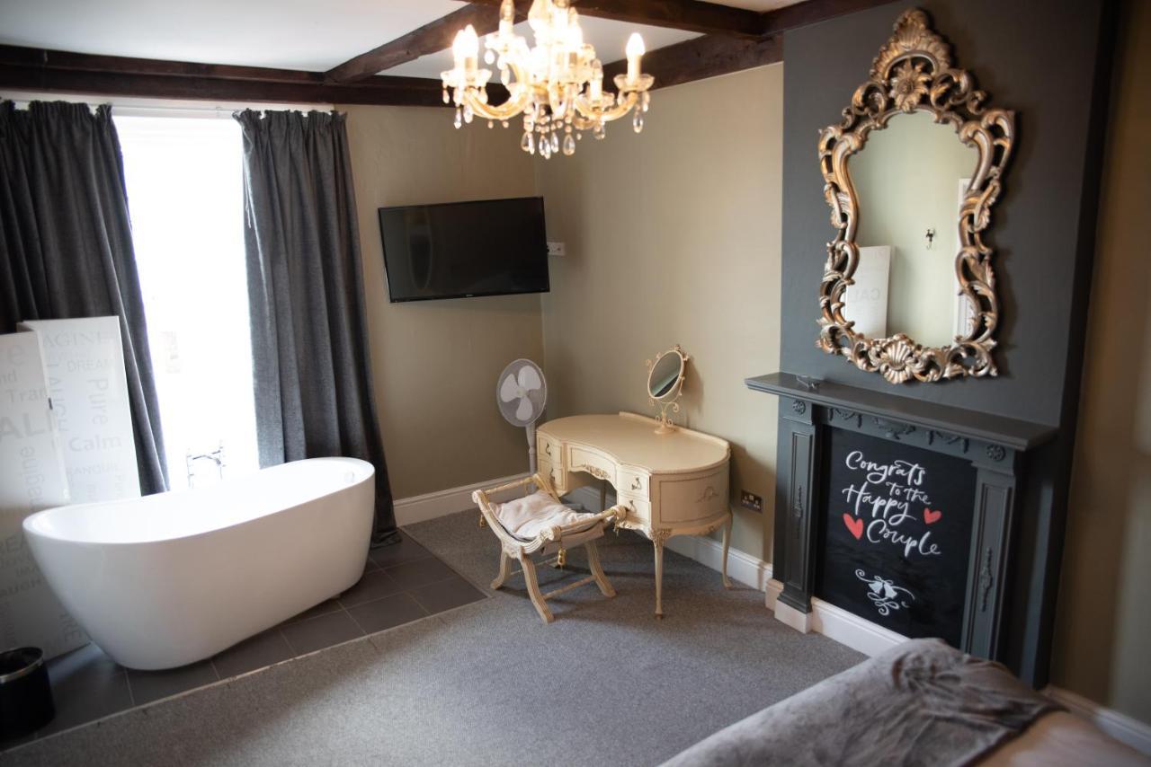 Отель The Oak House Axbridge Экстерьер фото The bathroom at The Old Post Office