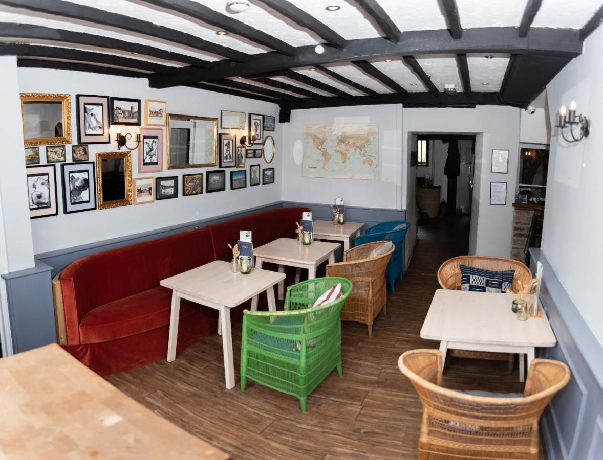 Отель The Oak House Axbridge Экстерьер фото The interior of the restaurant