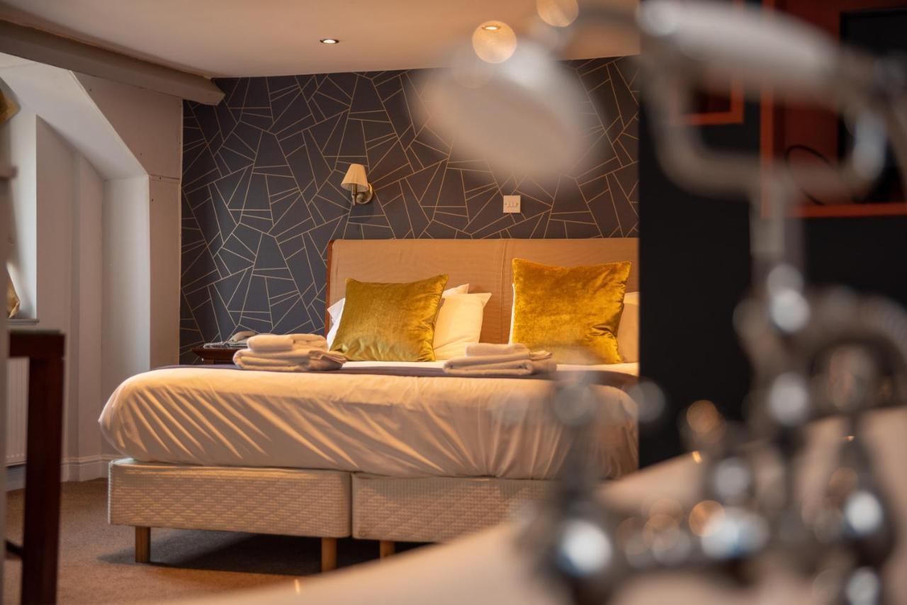 Отель The Oak House Axbridge Экстерьер фото A bedroom at the hotel