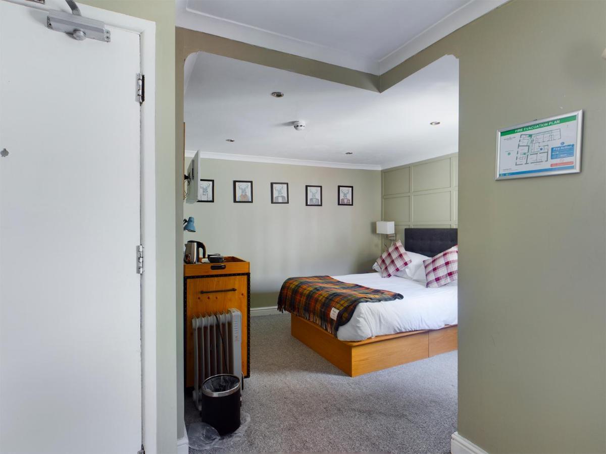 Отель The Oak House Axbridge Экстерьер фото A bedroom at the hotel