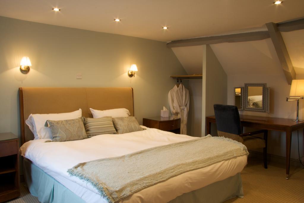 Отель The Oak House Axbridge Экстерьер фото A bedroom at the hotel